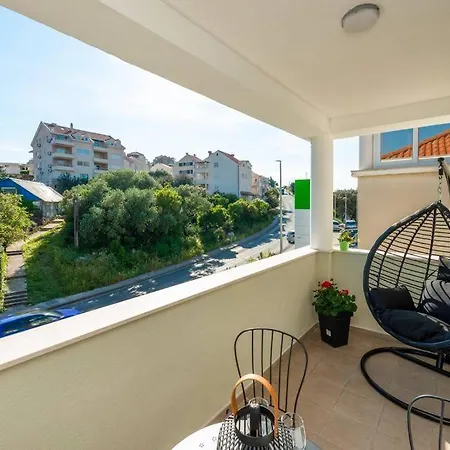 Kate With Free Parking 公寓 *