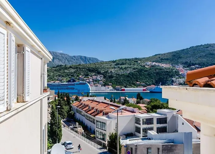 Kate With Free Parking Apartament Dubrownik