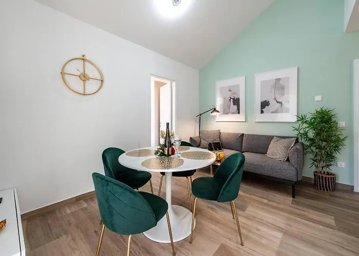 Kate With Free Parking Apartament *