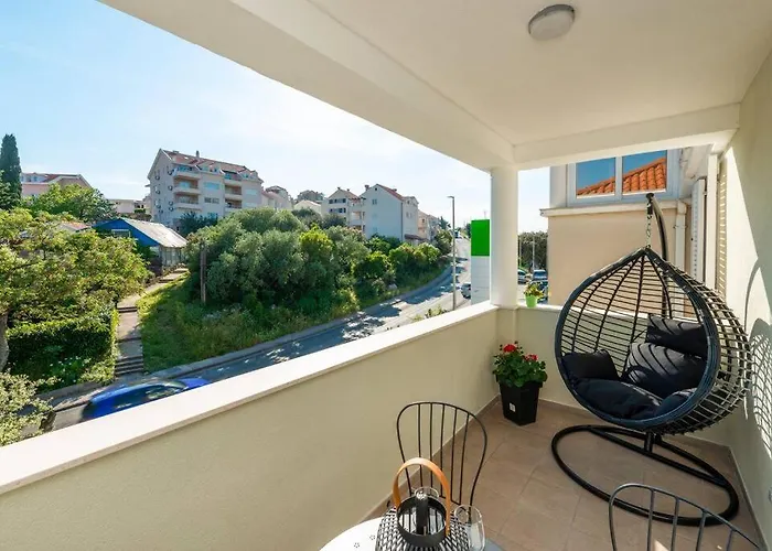 Kate With Free Parking Apartament *